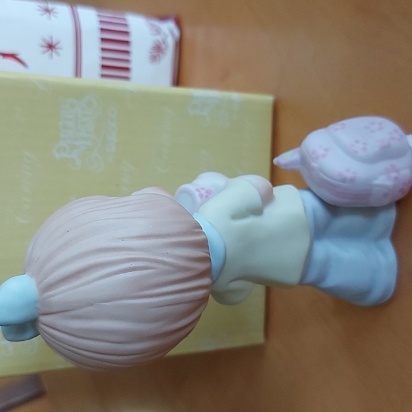 NIB Precious Moments Hold on to your Faith - Picture 3 of 5